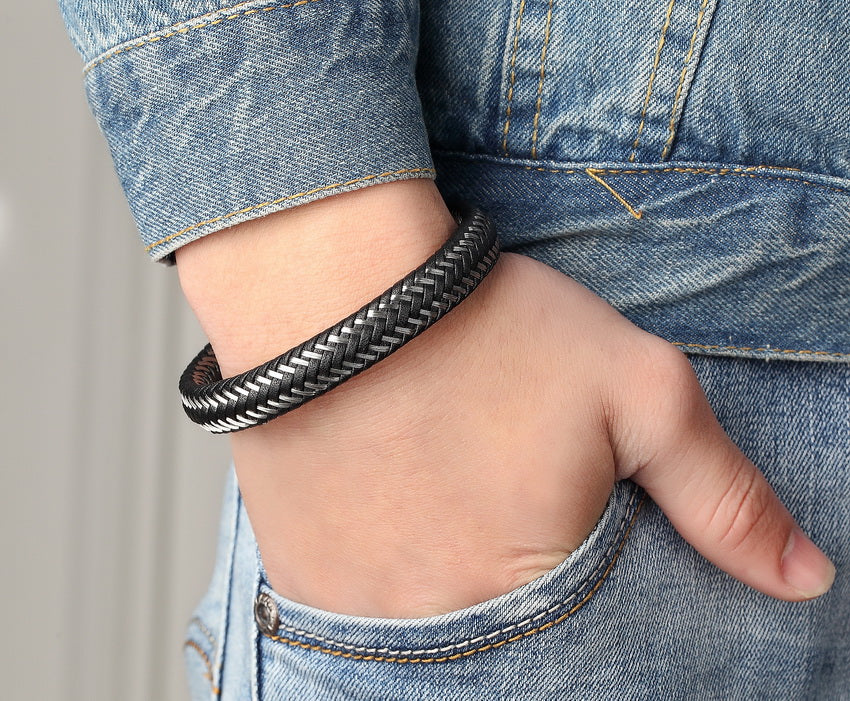 BRAZALETE DE CUERO GENUINO CON CIERRE NEGRO-ACERO  |  BRA-31